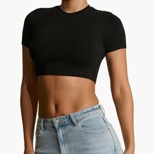 Naked Wardrobe Smooth Stretch Crop 2 pieces of the T-Shirts Size M Black & Grey